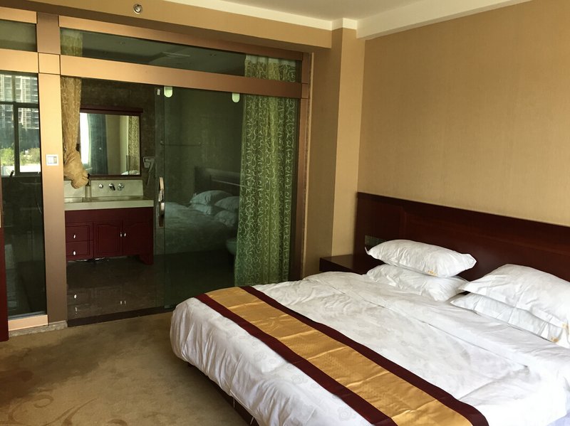 Baishun Hotel Guest Room