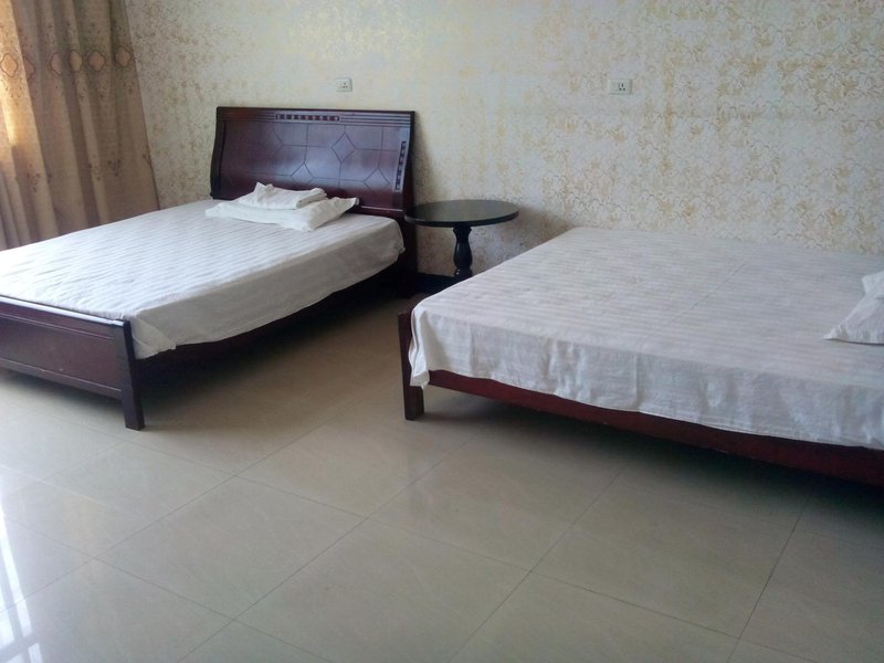 Obama Haitian hotel Guest Room