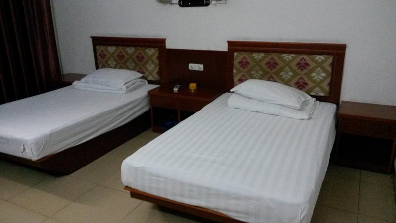 Obama Haitian hotel Guest Room