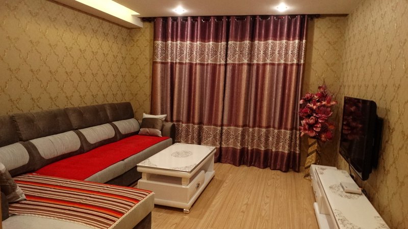 SunnyHome Apartment Guest Room