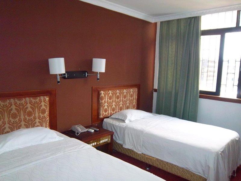 Chenlong Hotel Guest Room