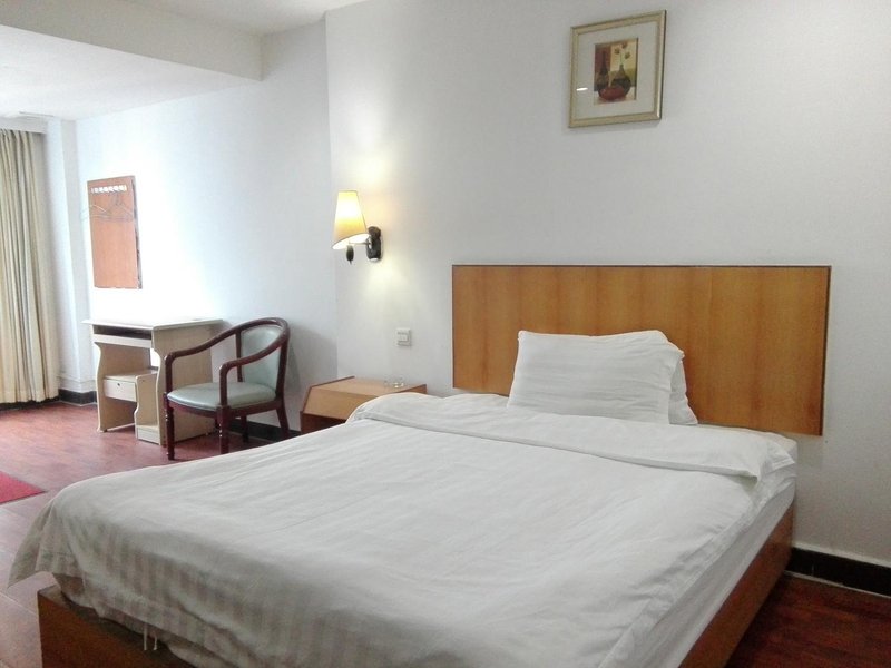Yiyun Hotel Guest Room