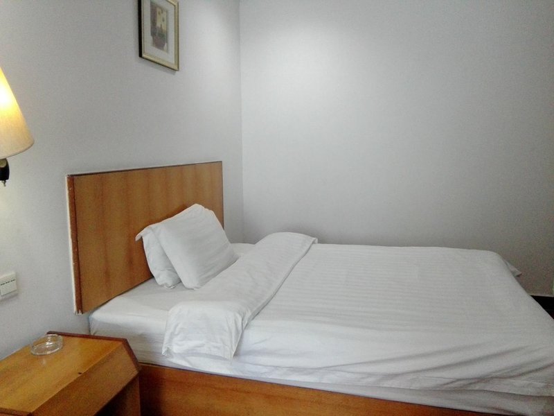 Yiyun Hotel Guest Room