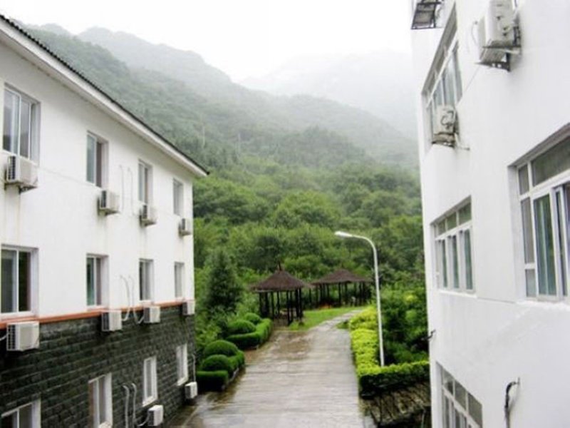 Tiantangzhai Holiday Hotel Over view