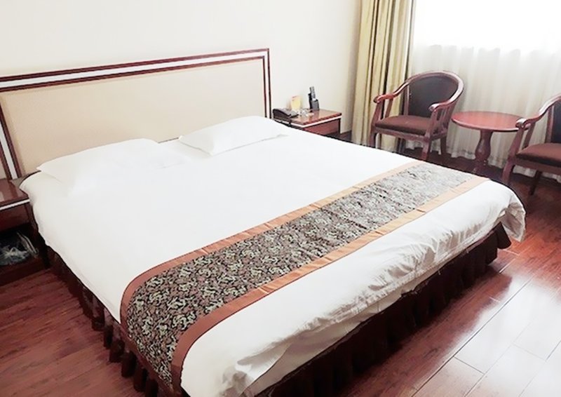 jining dongrunhuachen hoilday hotel客房