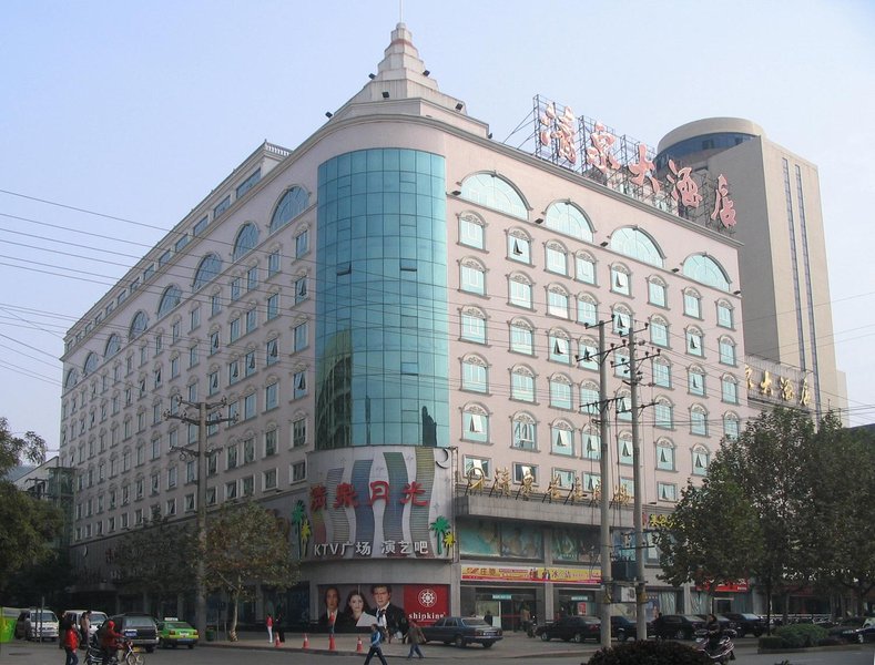 Qingquan Hotel over view