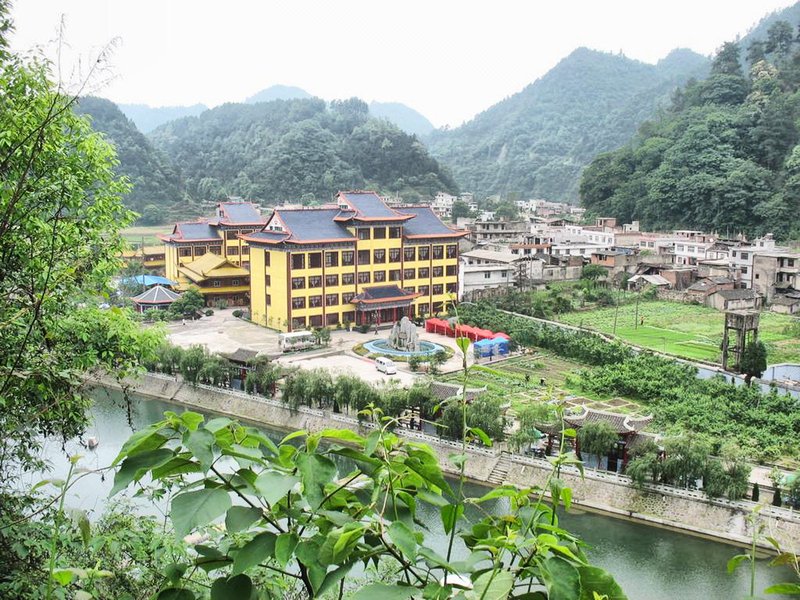 Dahe Guihuayuan Holiday HotelOver view