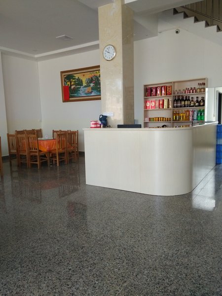 The hotel that occupy the home Lobby