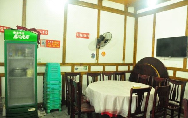 Longxin Hostel Restaurant