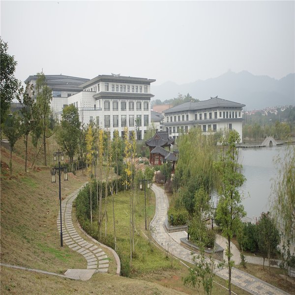 Jingting Lake Hotel Over view