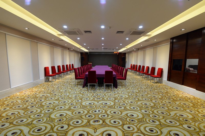 Xiannvhu Holiday Hotel meeting room