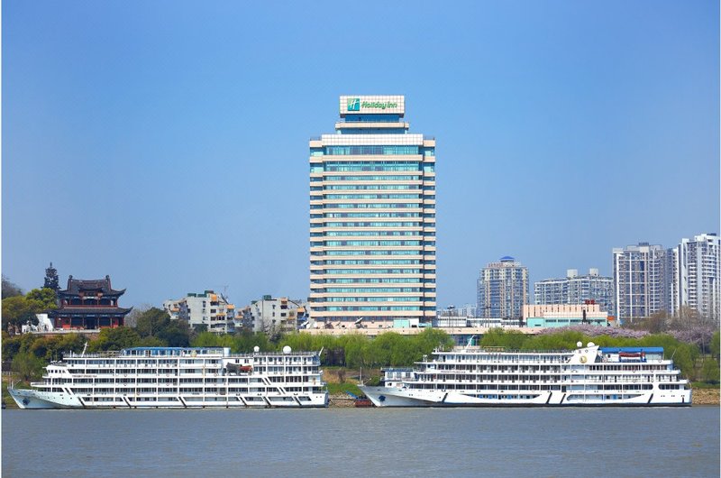 Holiday Inn Wuhan Riverisde Over view