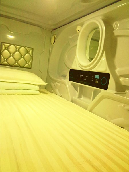 capsule hotel Guest Room