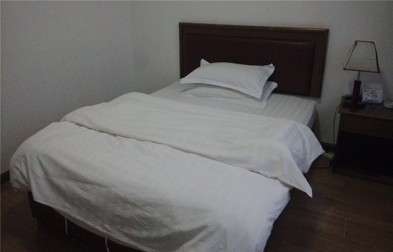 Chayuan Hotel Guest Room