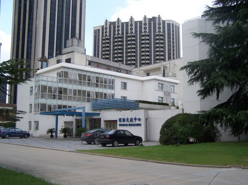 上海对外贸易学院国际交流中心酒店外景图