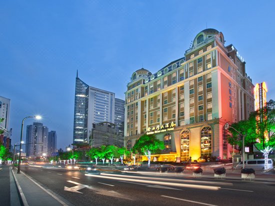 Golden River-view Hotel Over view