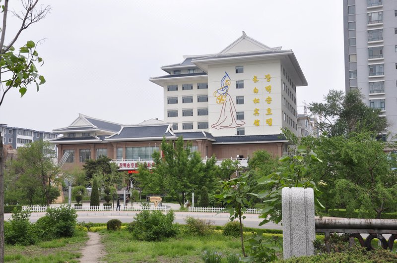 Yanji Changbaisong Hotel Over view