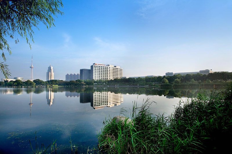 Crowne Plaza Shanghai Xiayang Lake Over view