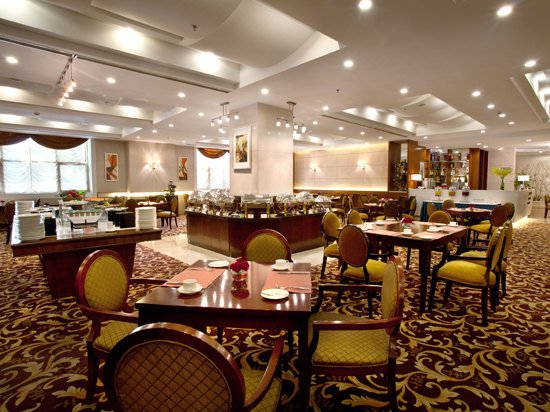 Golden River-view Hotel Restaurant