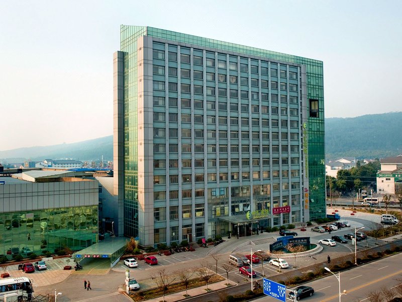 Days Hotel & Suites ZhonghuiOver view