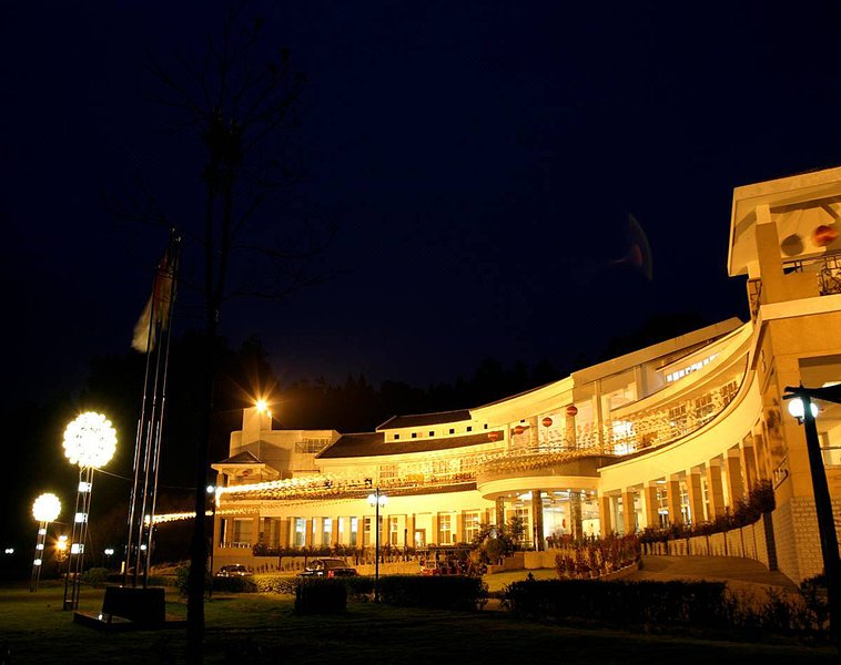 Golden Sun Star Holiday Hotel Over view