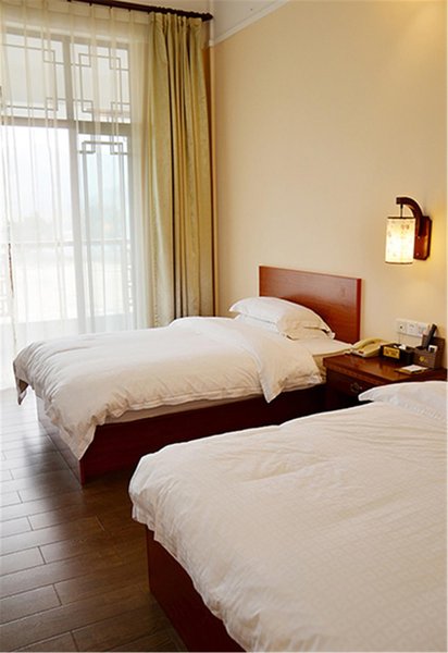 Huoche Yizhan Guest Room