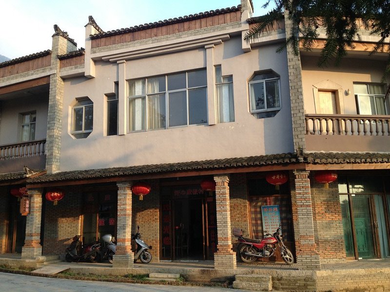 Happy HotelOver view