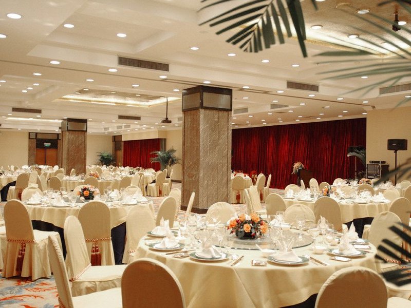 Ramada Plaza by Wyndham Shanghai Pudong Airport Restaurant