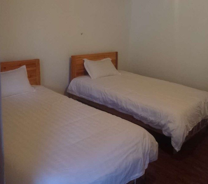 Longmen Hostel Guest Room