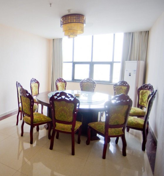 Qianshan Zezhou Holiday InnRestaurant