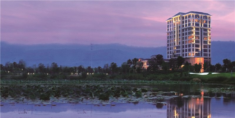 Taihu Golf Hotel over view