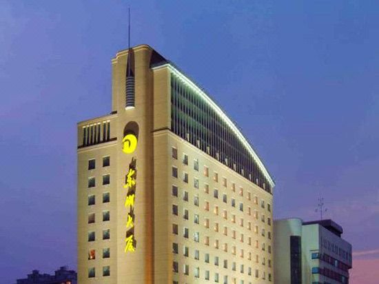 Hubei East Lake Hotel over view