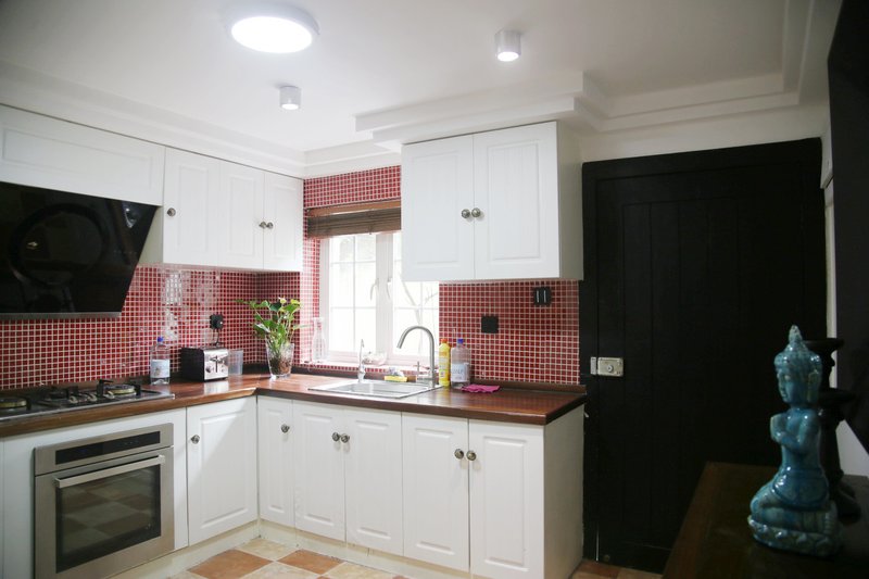 A Simple Modern House Hotel public area