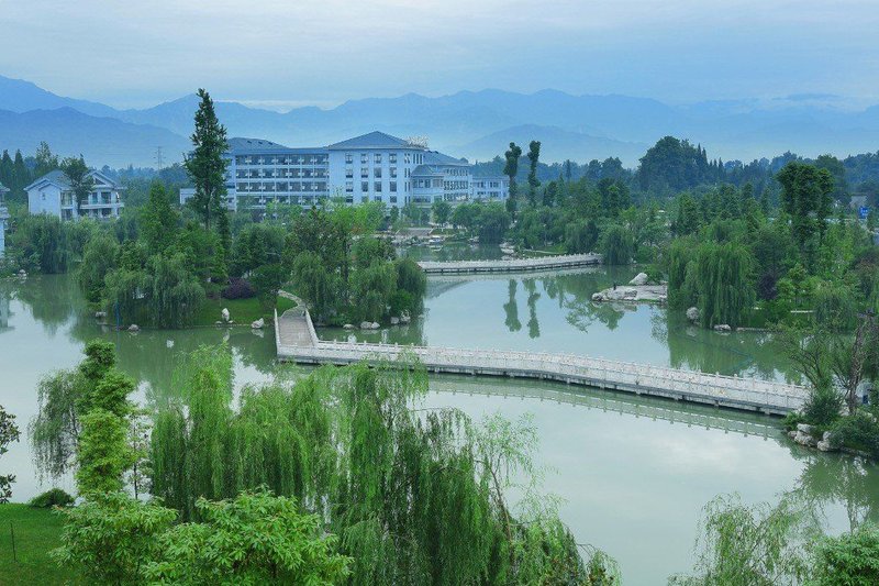 Jingyuehu Motel Over view