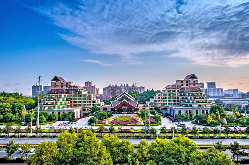 Linyin Holiday Hotel Over view