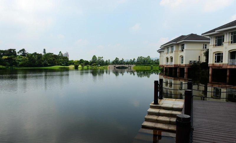 Huizhou Lakefront Golf club and Resort Over view