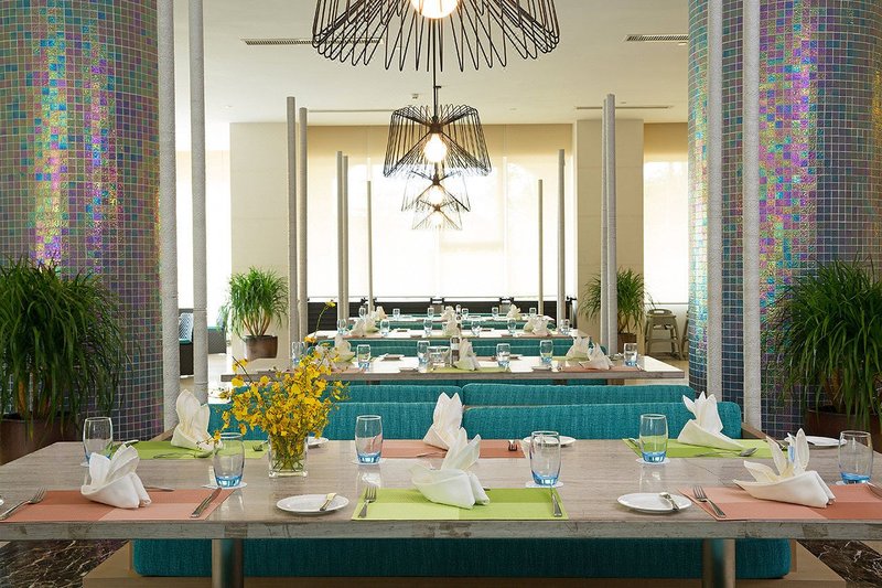 Ocean View Resort Yalong BayRestaurant