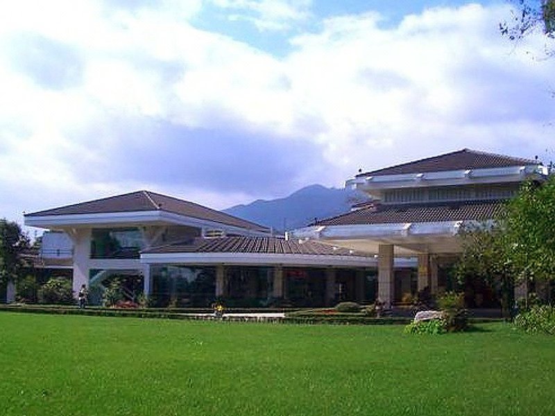 Mt. Emei Paradise Hot Spring Hotel Over view