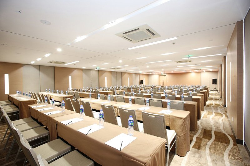 New Century Manju Hotel (Shanghai Pudong Avenue) meeting room