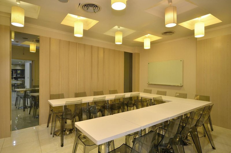 Yomi Hotel meeting room