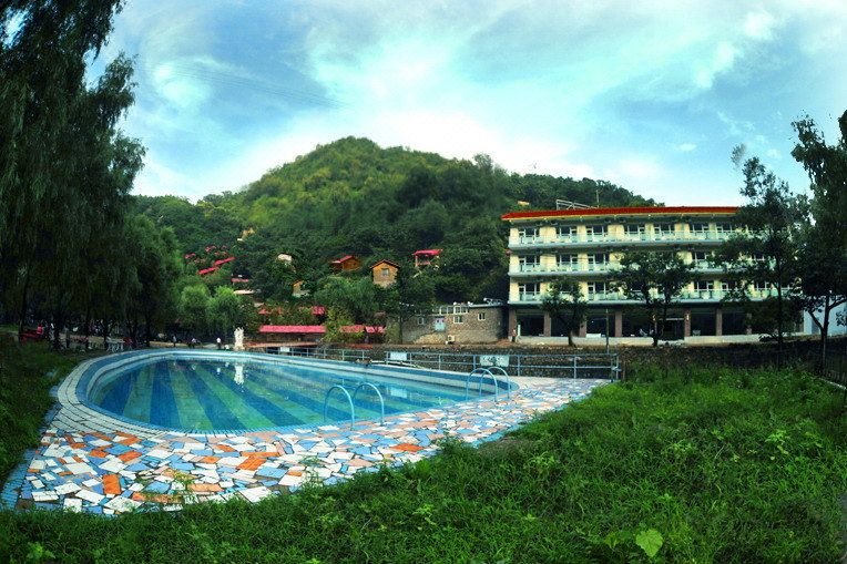 Laomo Mountain House Over view