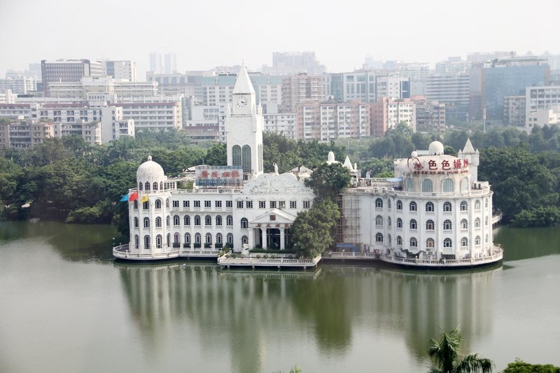 Landsman Hotel Over view