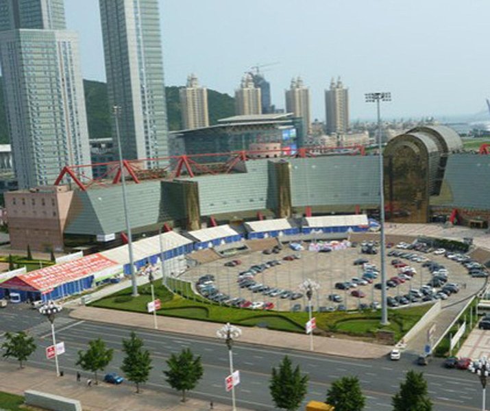Pinshang Apartment Hotel (Dalian Xinghai Square Bainianhui) Over view