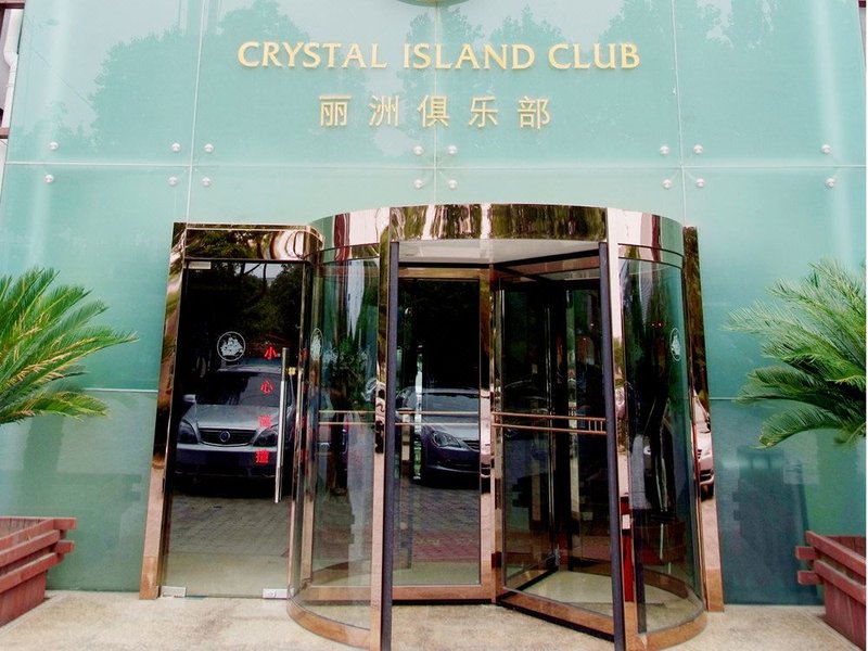 Crystal Island ClubOver view