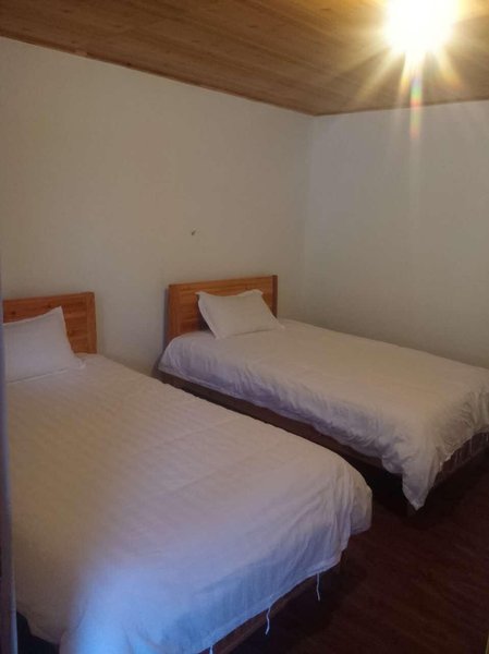 Longmen Hostel Guest Room