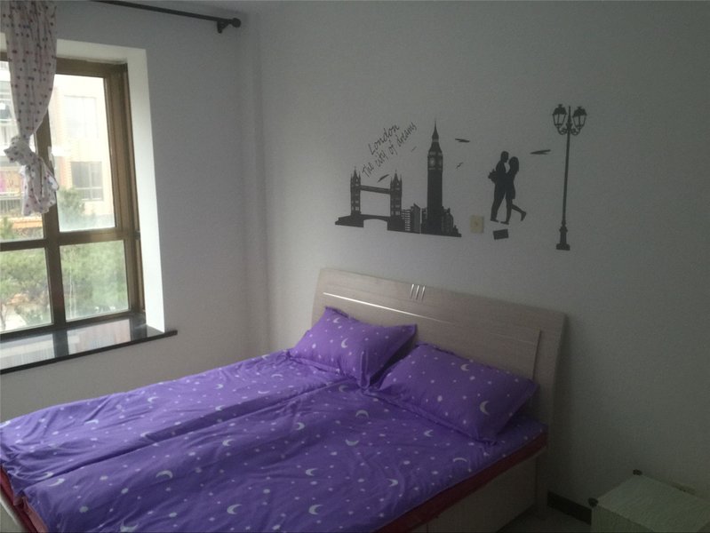 Snails Hotel Guest Room