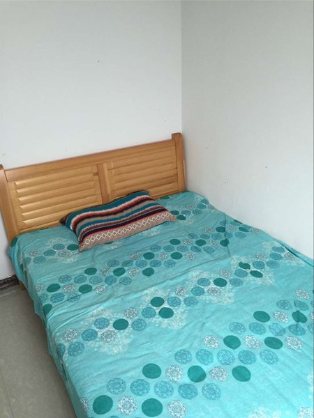 Snails Hotel Guest Room