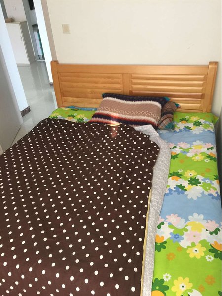 Snails Hotel Guest Room