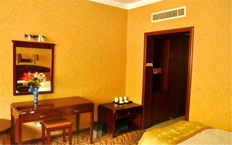 Ramada Yichang Hotel Guest Room