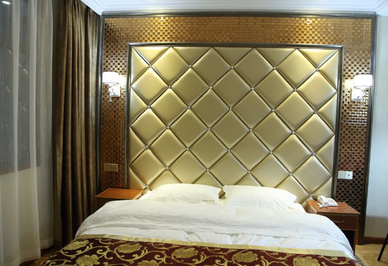 Crowne Holiday HotelGuest Room